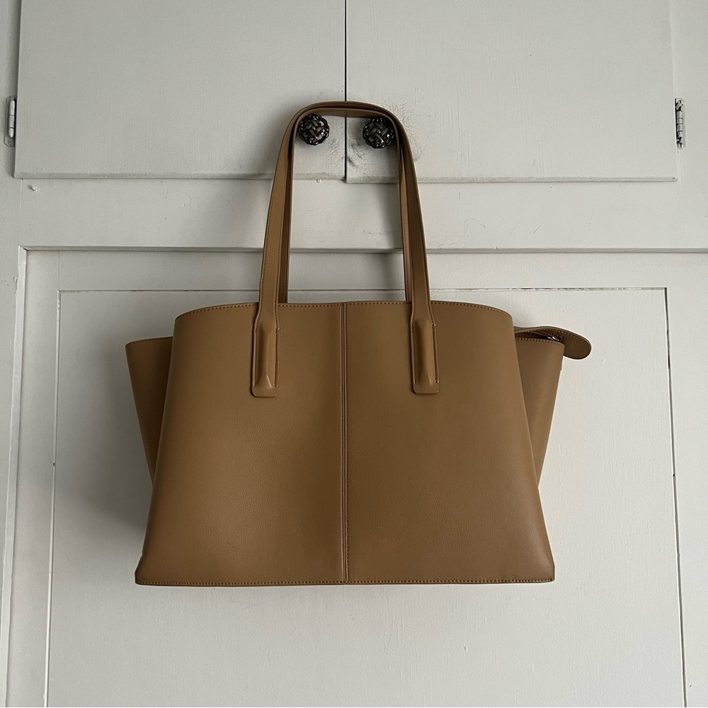 Freja New York Paloma Tote in Cappuccino